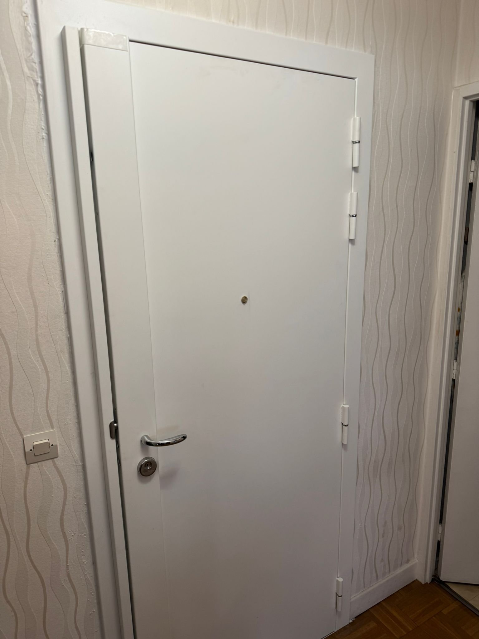 Mise en sécurité d'une porte après effraction au Mans